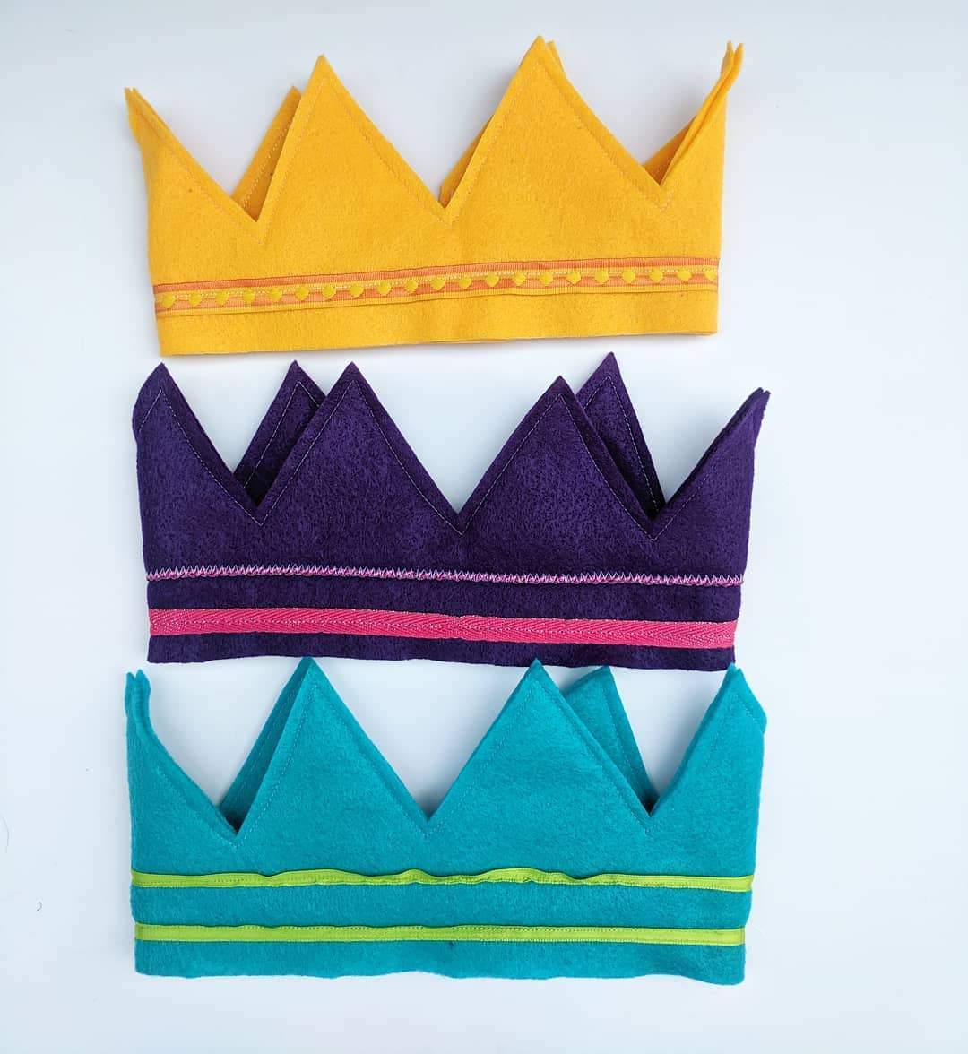 Made By Shellmo Felt Crown - Image 4